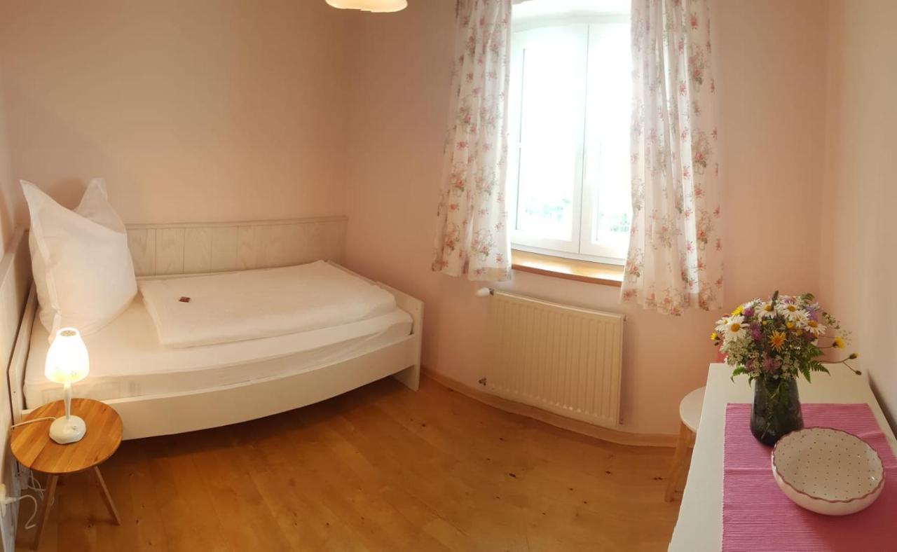 Wunderschoene Ferienwohnung Mit Seeblick Zell am Moos Exteriér fotografie