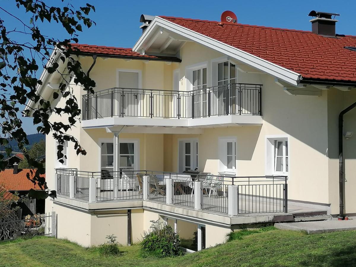 Wunderschoene Ferienwohnung Mit Seeblick Zell am Moos Exteriér fotografie