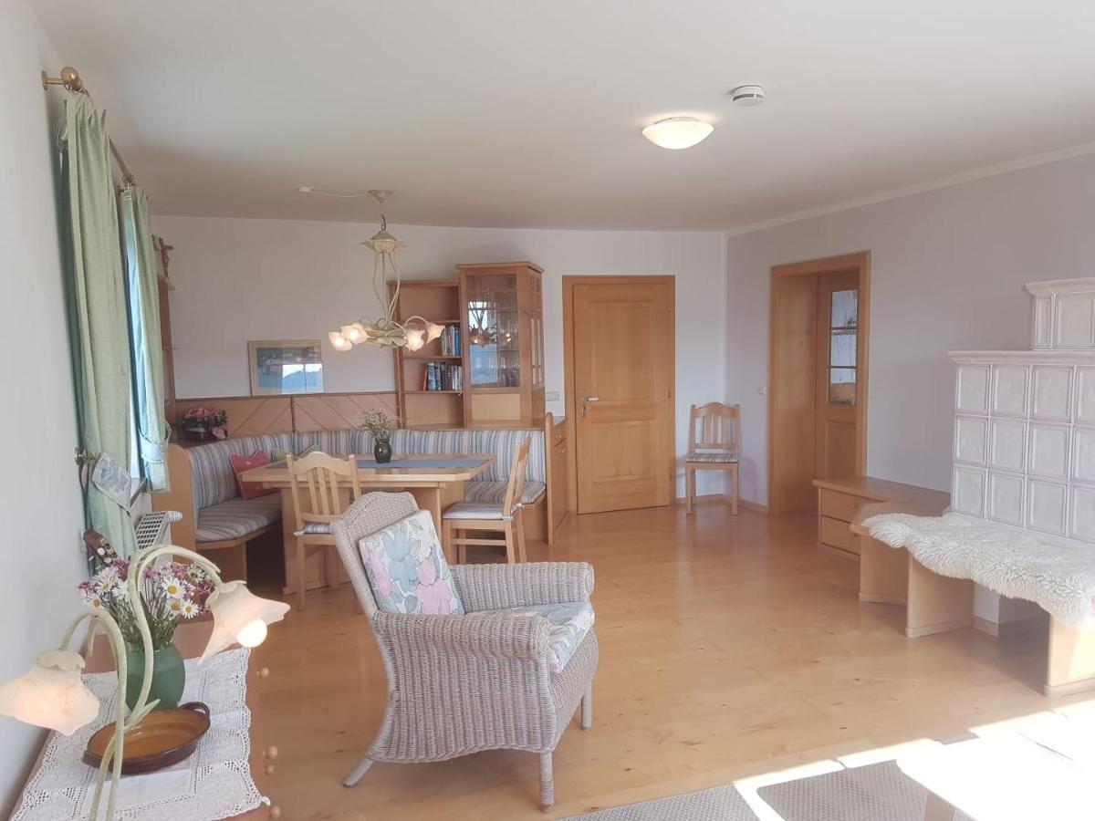 Wunderschoene Ferienwohnung Mit Seeblick Zell am Moos Exteriér fotografie